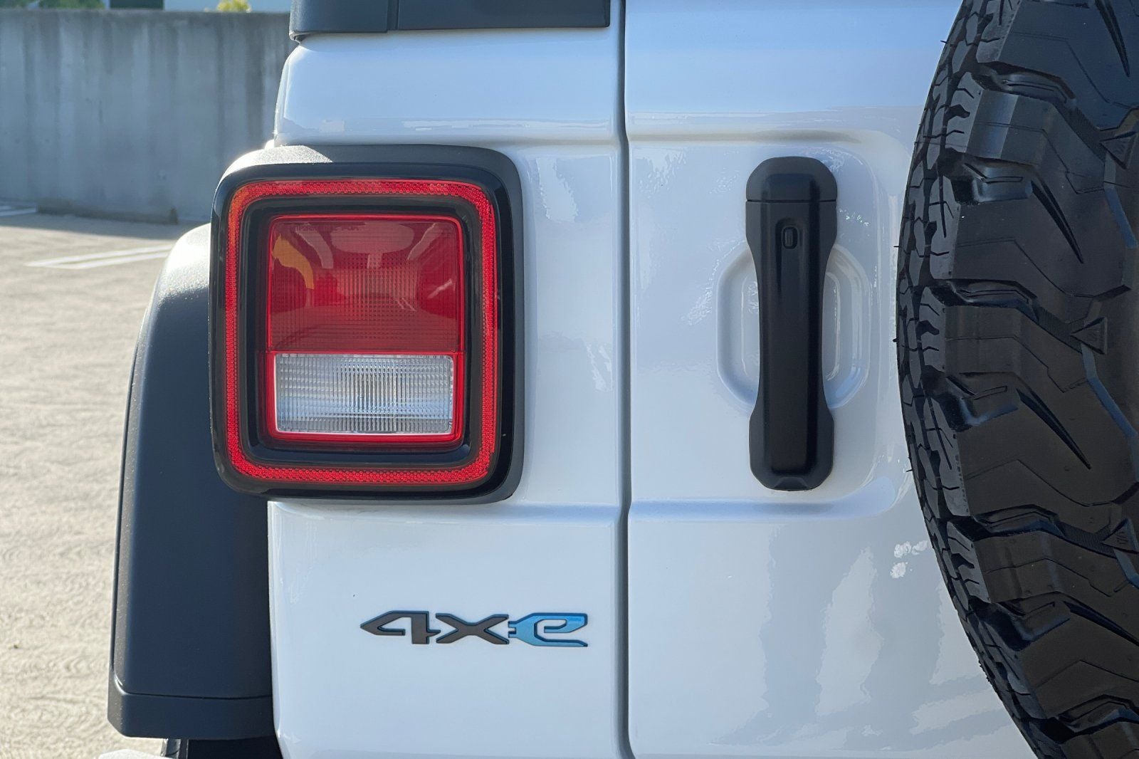 2025 Jeep Wrangler Willys 4xe CONVENIENCE GROUP