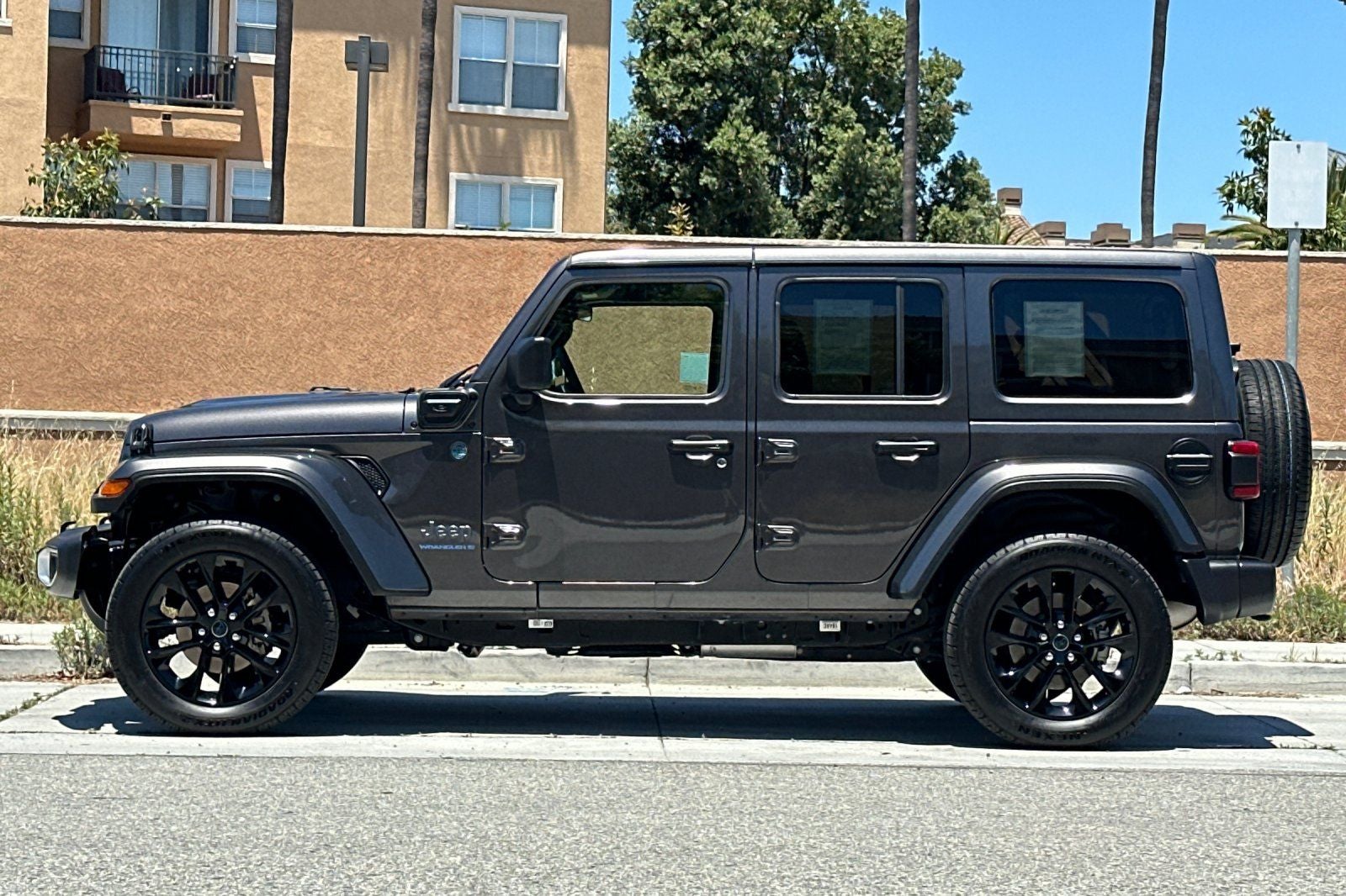 2025 Jeep Wrangler Sahara 4xe