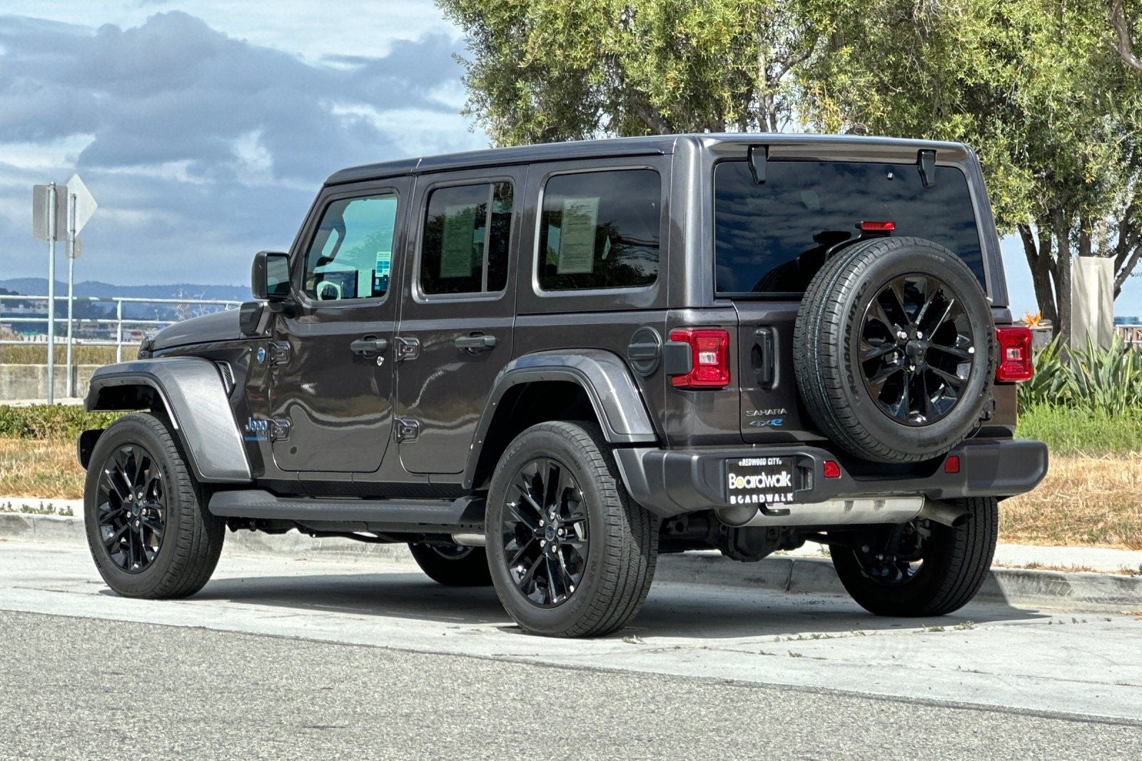 2025 Jeep Wrangler Sahara 4xe