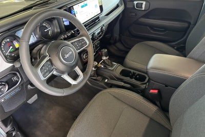 2025 Jeep Wrangler Sahara 4xe