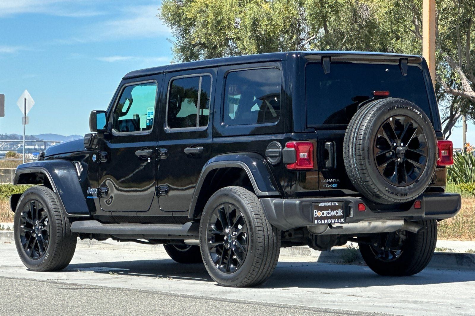 2025 Jeep Wrangler Sahara 4xe