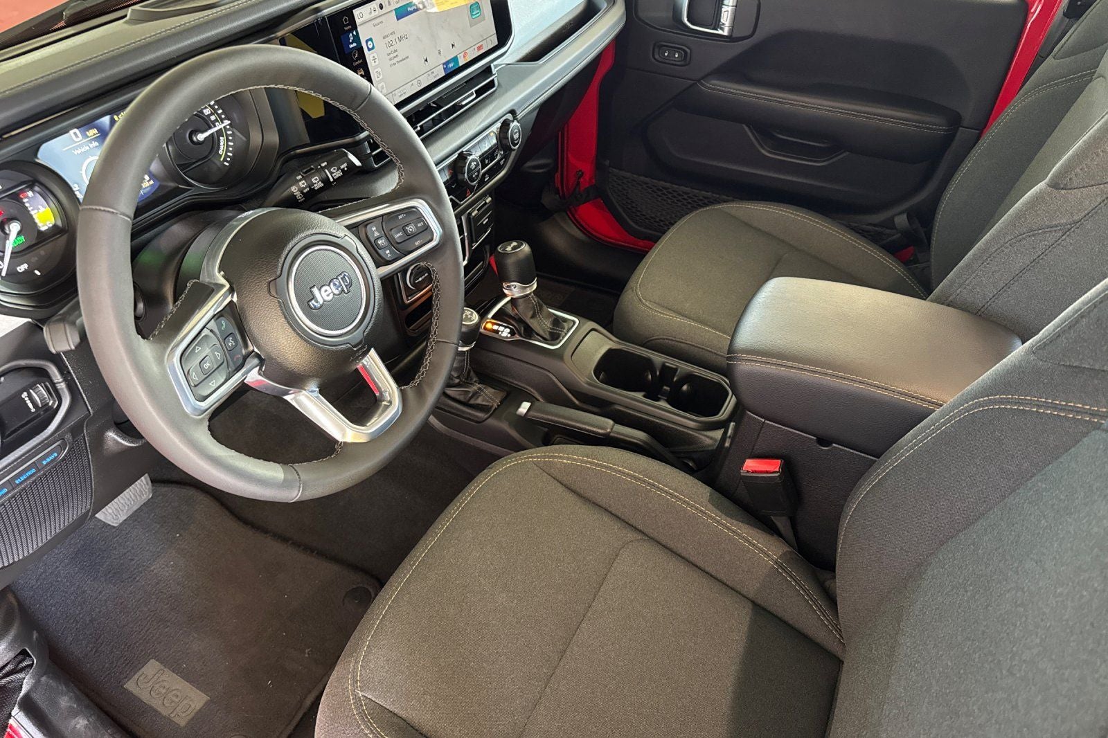 2025 Jeep Wrangler Sahara 4xe