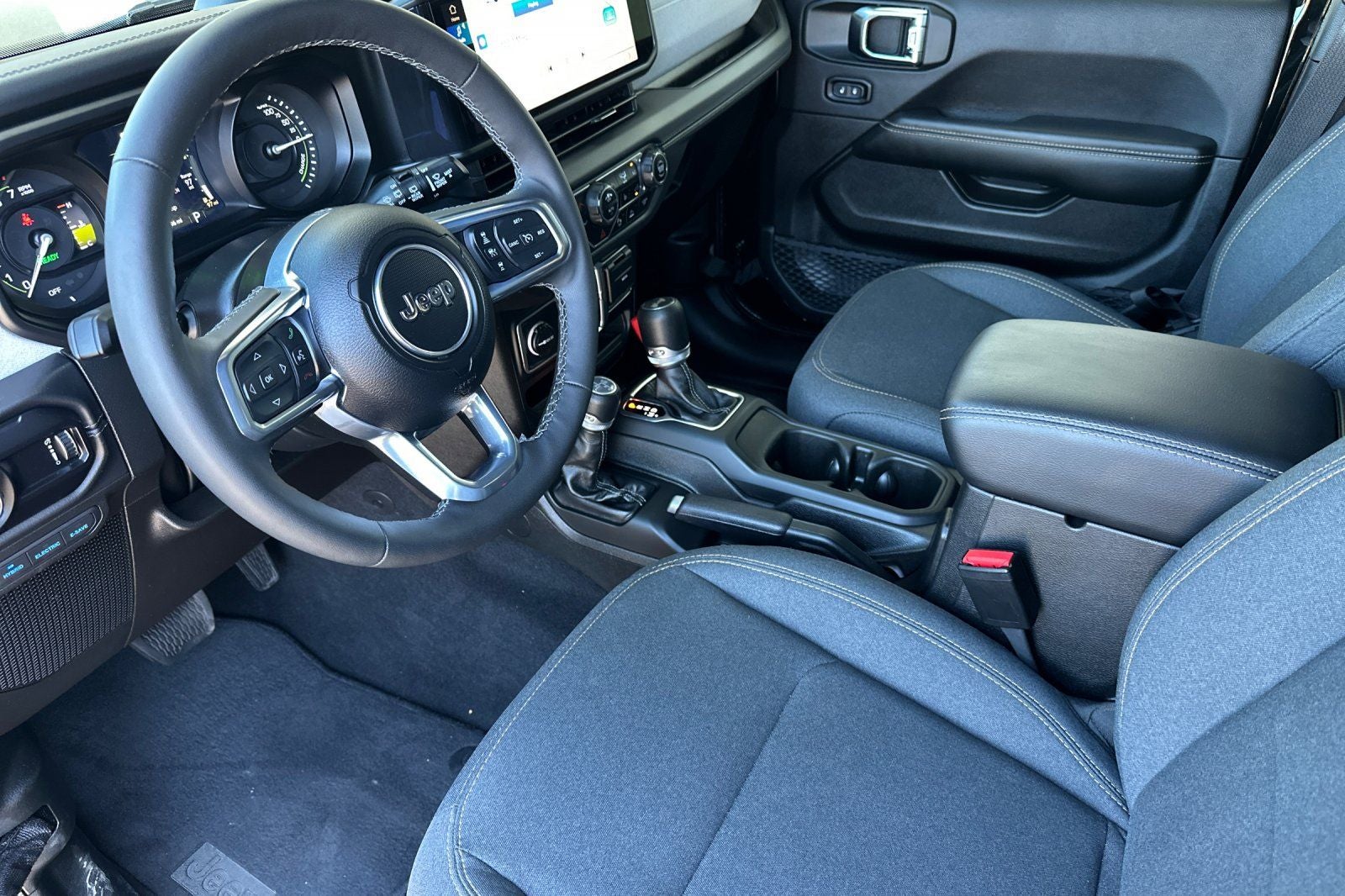 2025 Jeep Wrangler Sahara 4xe