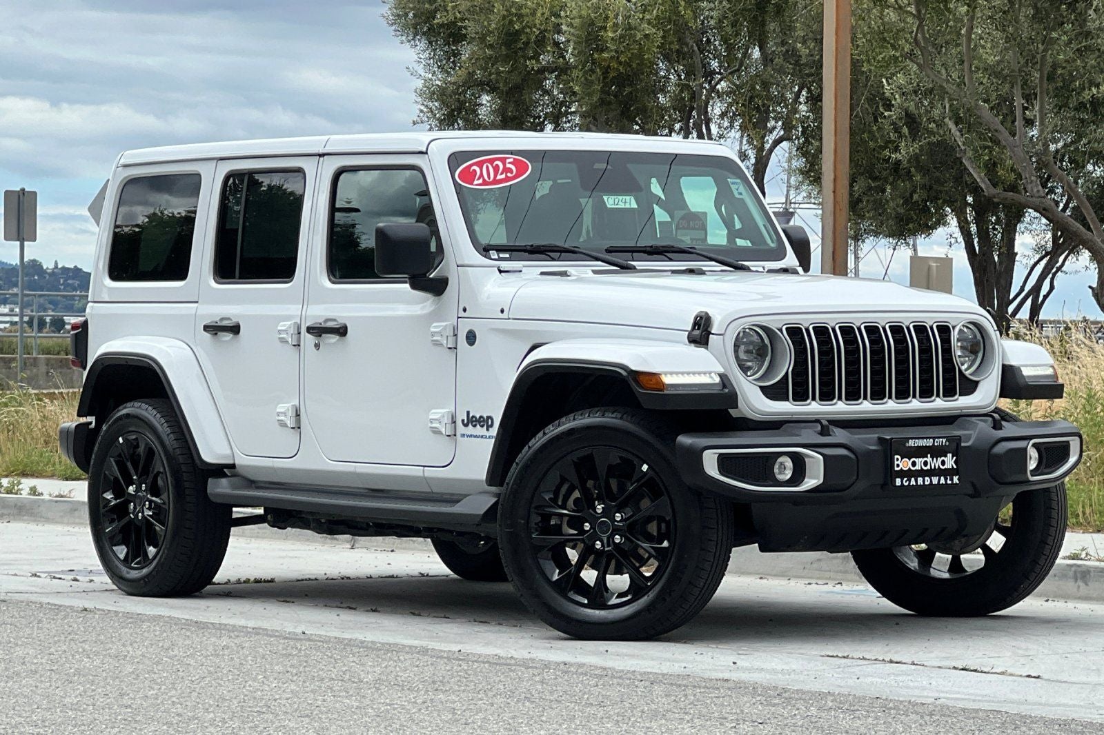 2025 Jeep Wrangler Sahara 4xe