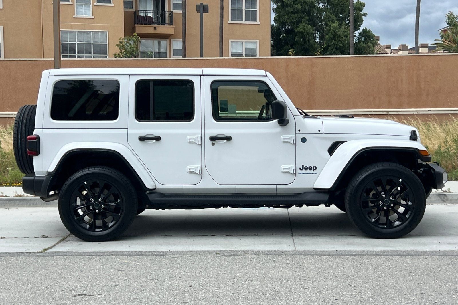 2025 Jeep Wrangler Sahara 4xe