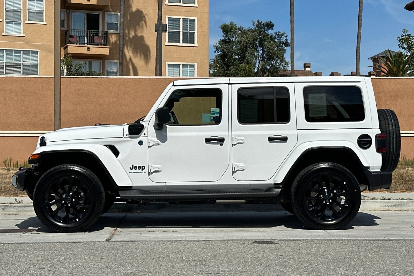 2025 Jeep Wrangler Sahara 4xe