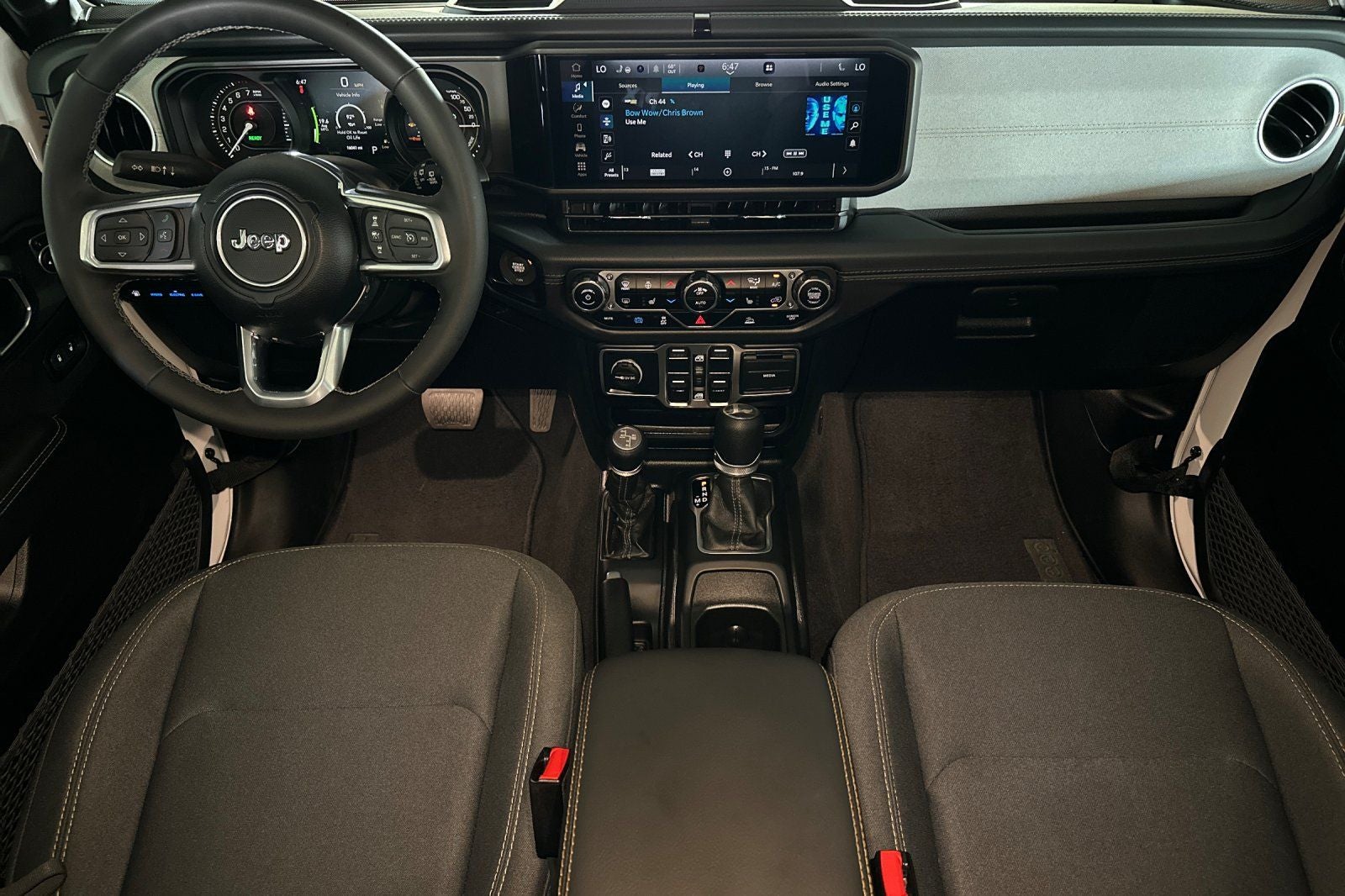 2025 Jeep Wrangler Sahara 4xe