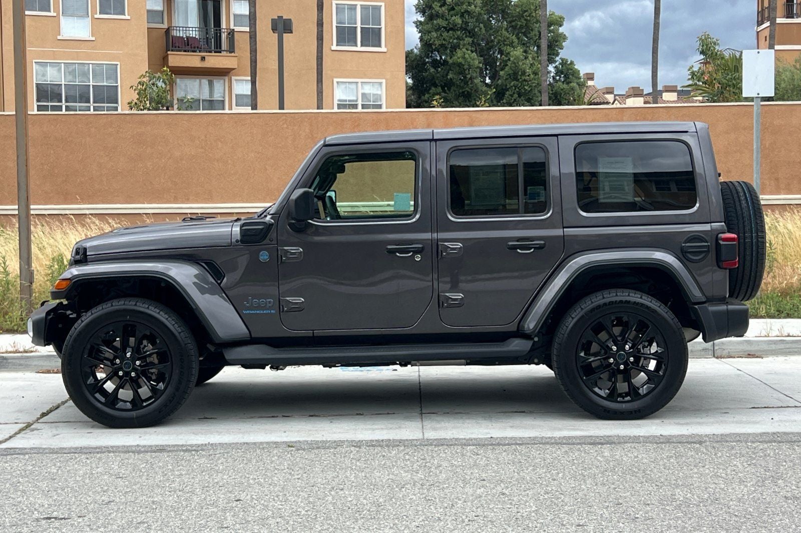2025 Jeep Wrangler Sahara 4xe