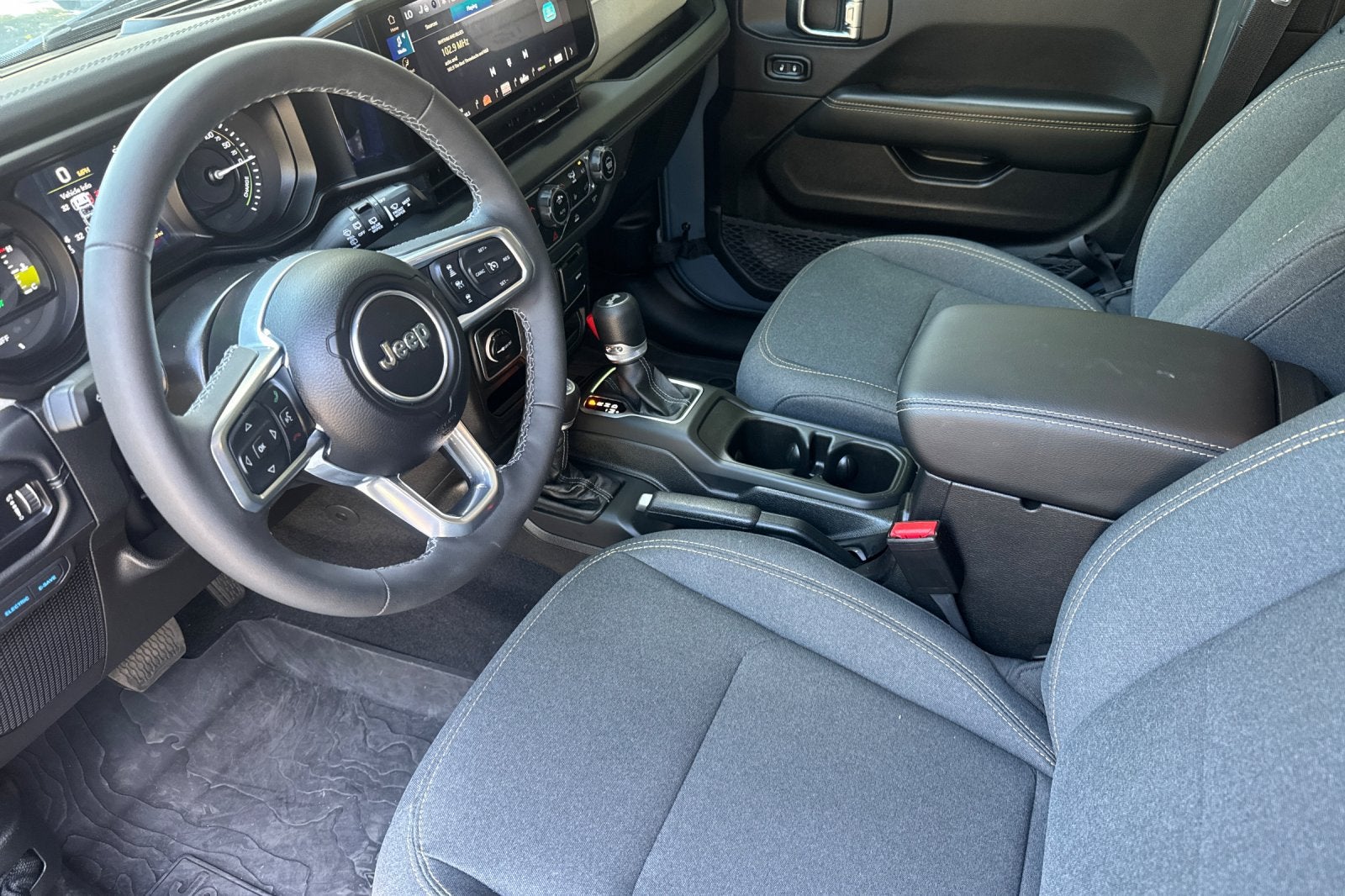 2025 Jeep Wrangler Sahara 4xe