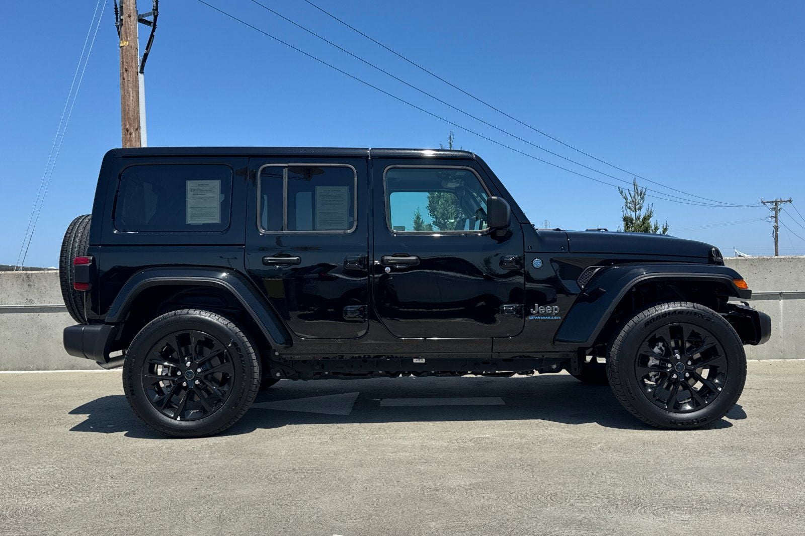 2025 Jeep Wrangler Sahara 4xe