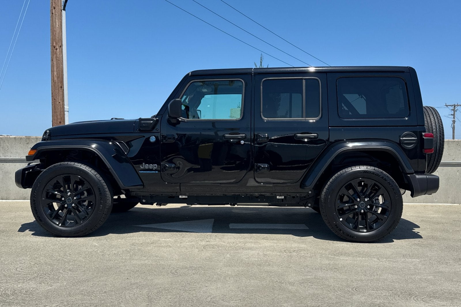 2025 Jeep Wrangler Sahara 4xe