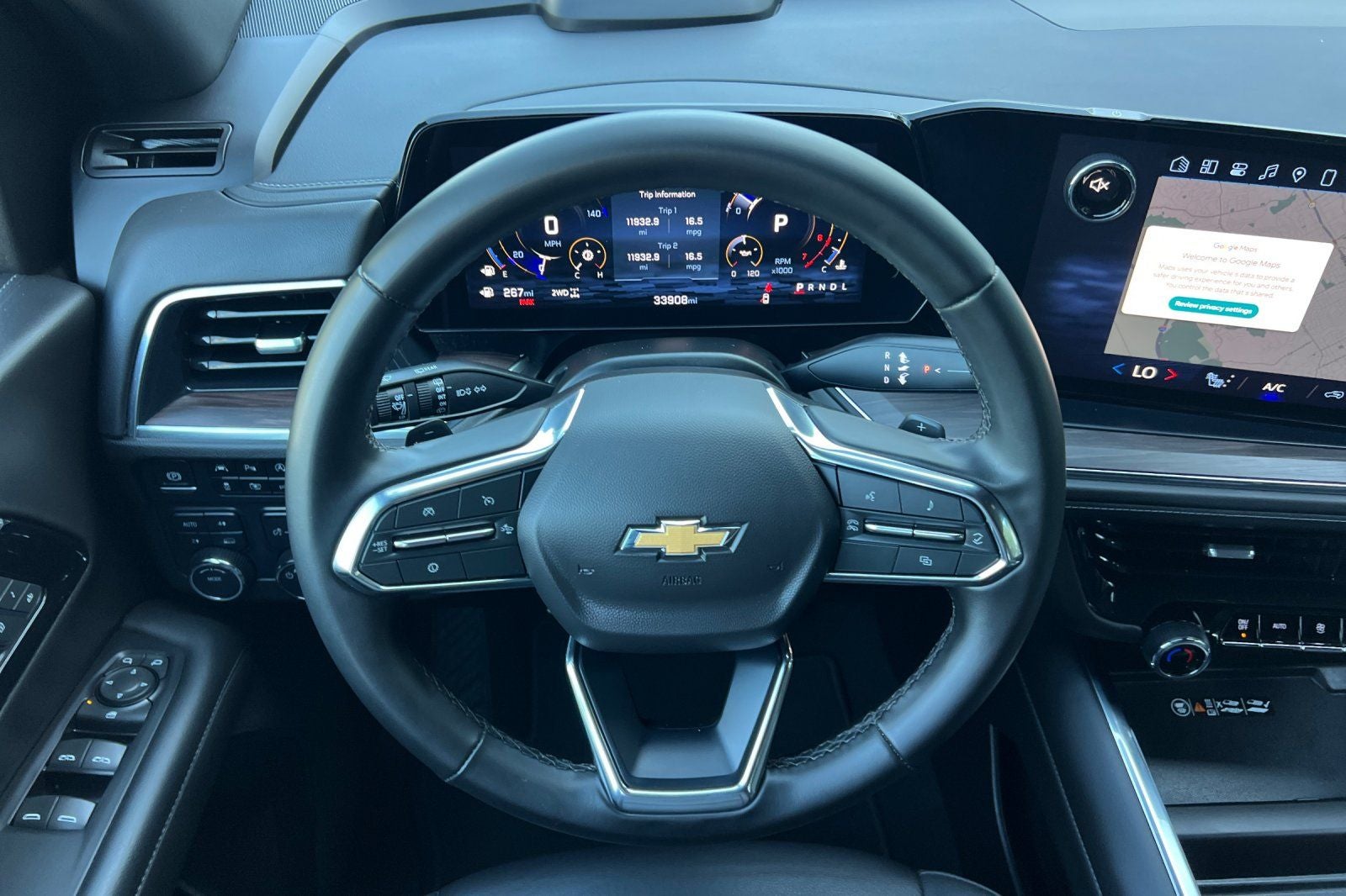 2025 Chevrolet Suburban LT