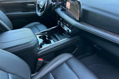 2025 Chevrolet Suburban LT