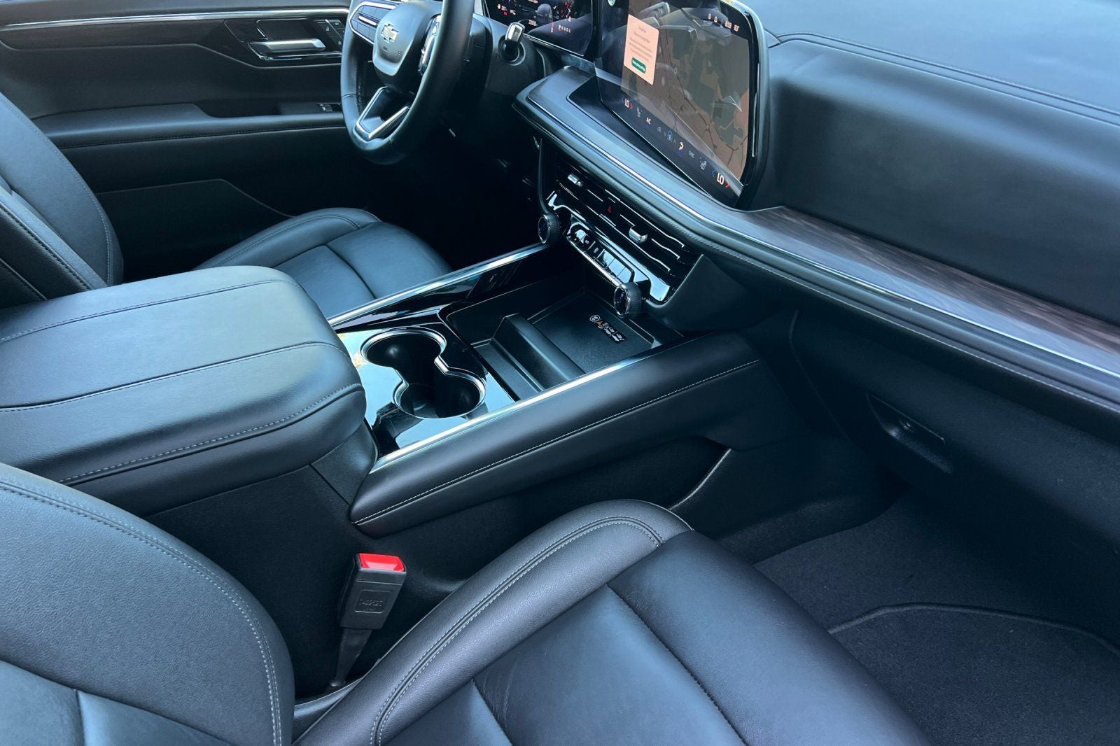 2025 Chevrolet Suburban LT