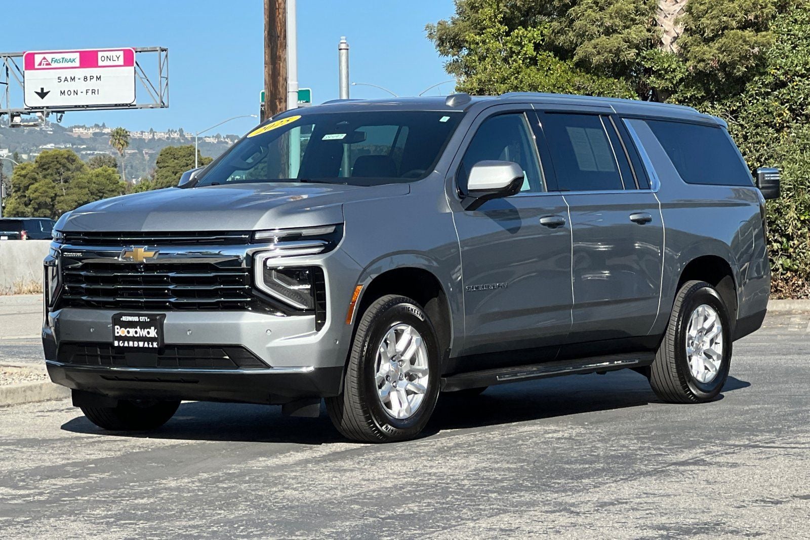 2025 Chevrolet Suburban LT