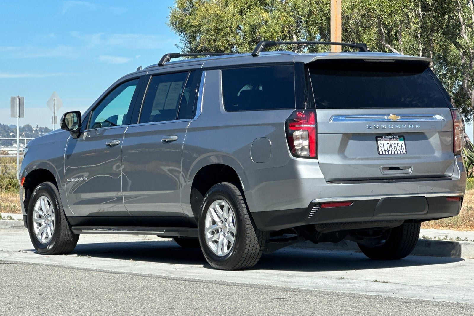 2024 Chevrolet Suburban LT