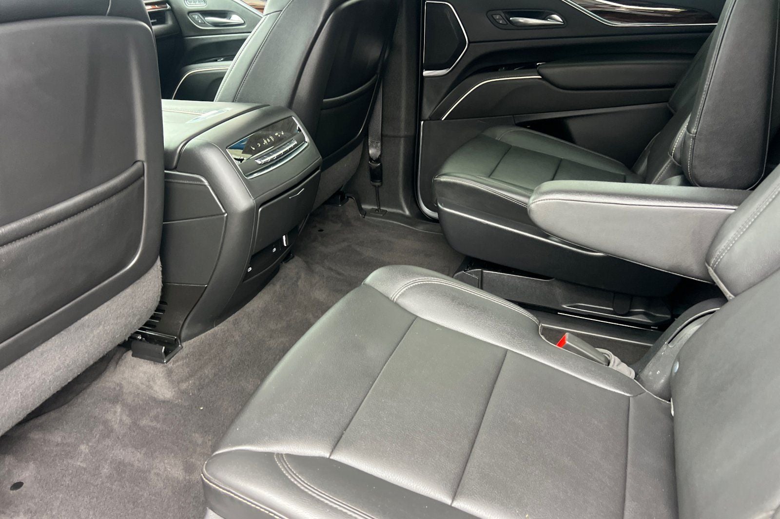 2022 Cadillac Escalade Luxury