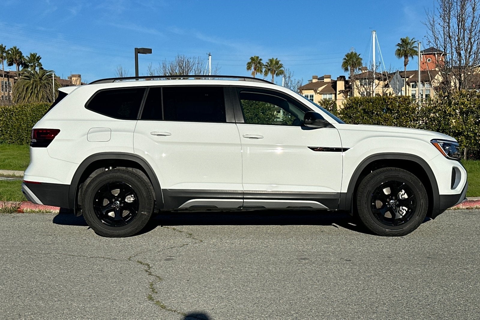 2025 Volkswagen Atlas 2.0T Peak Edition