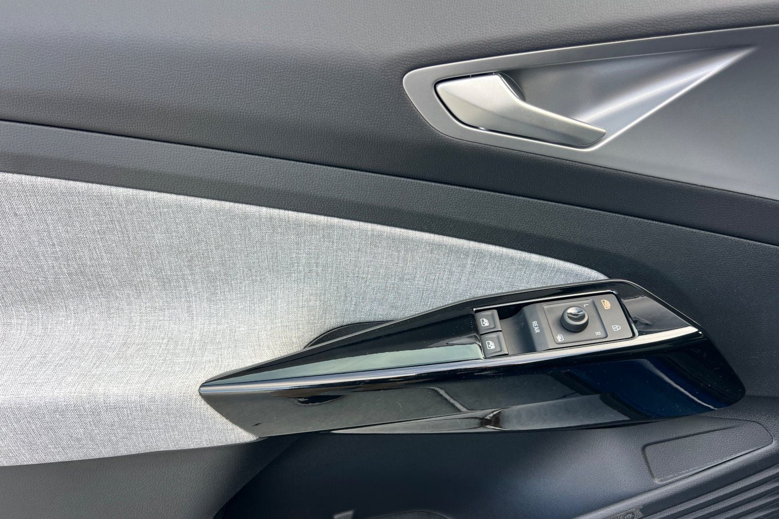 2025 Volkswagen ID.4 Pro