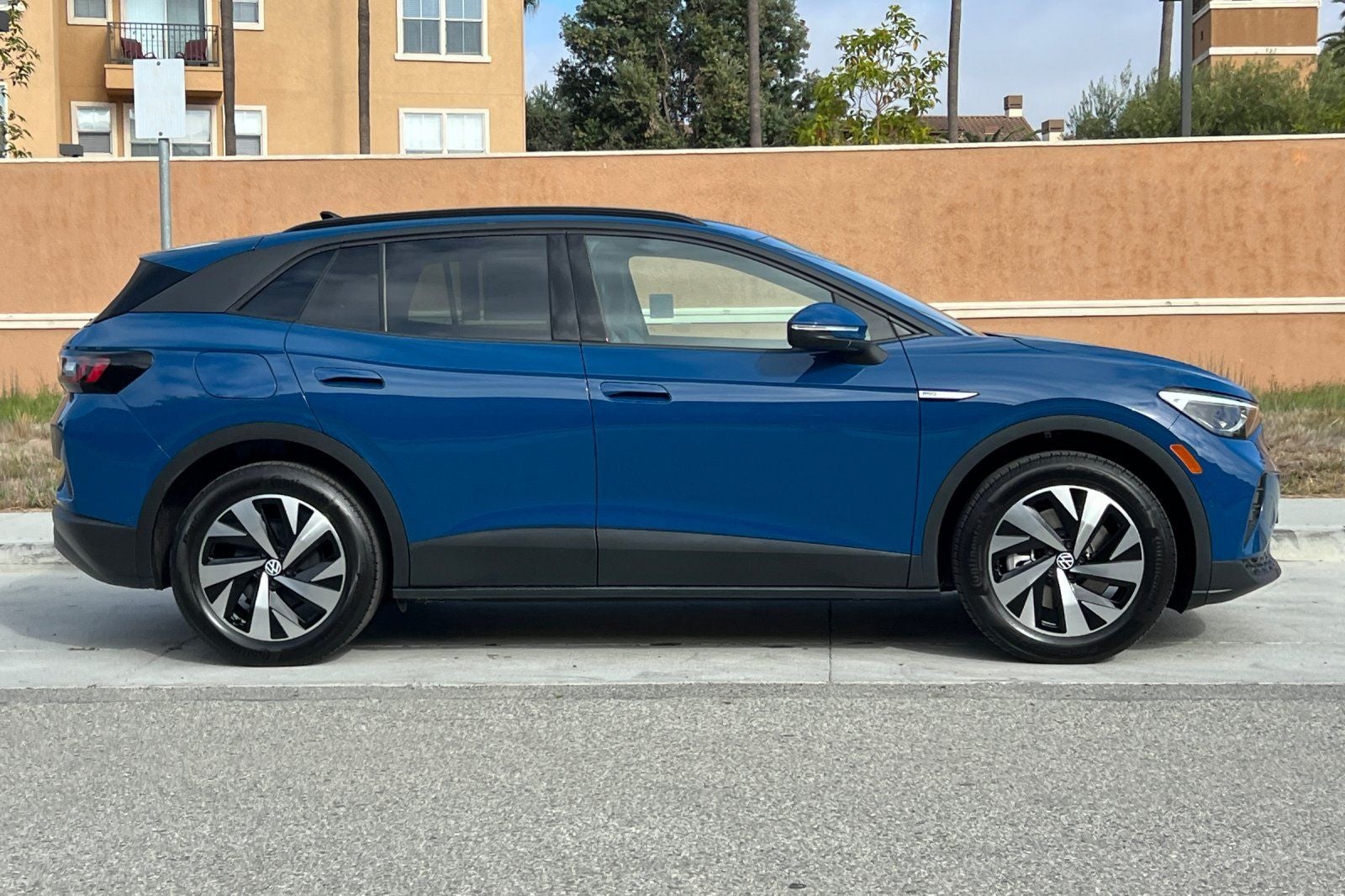 2025 Volkswagen ID.4 Pro