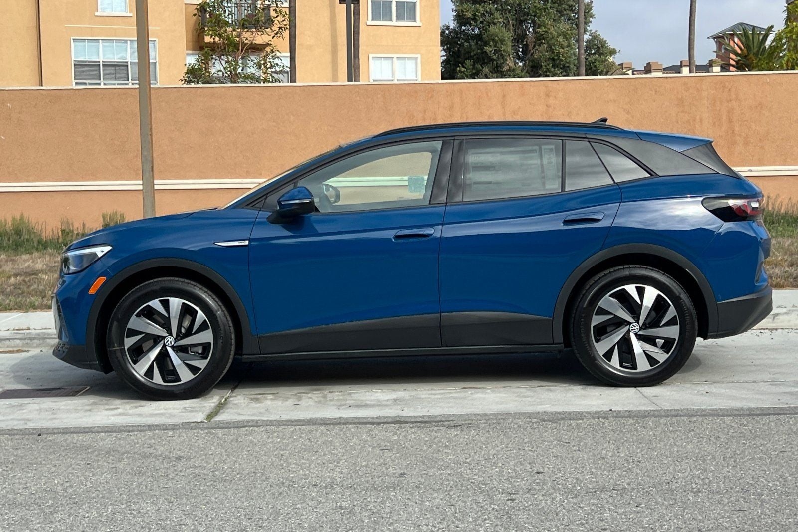 2025 Volkswagen ID.4 Pro