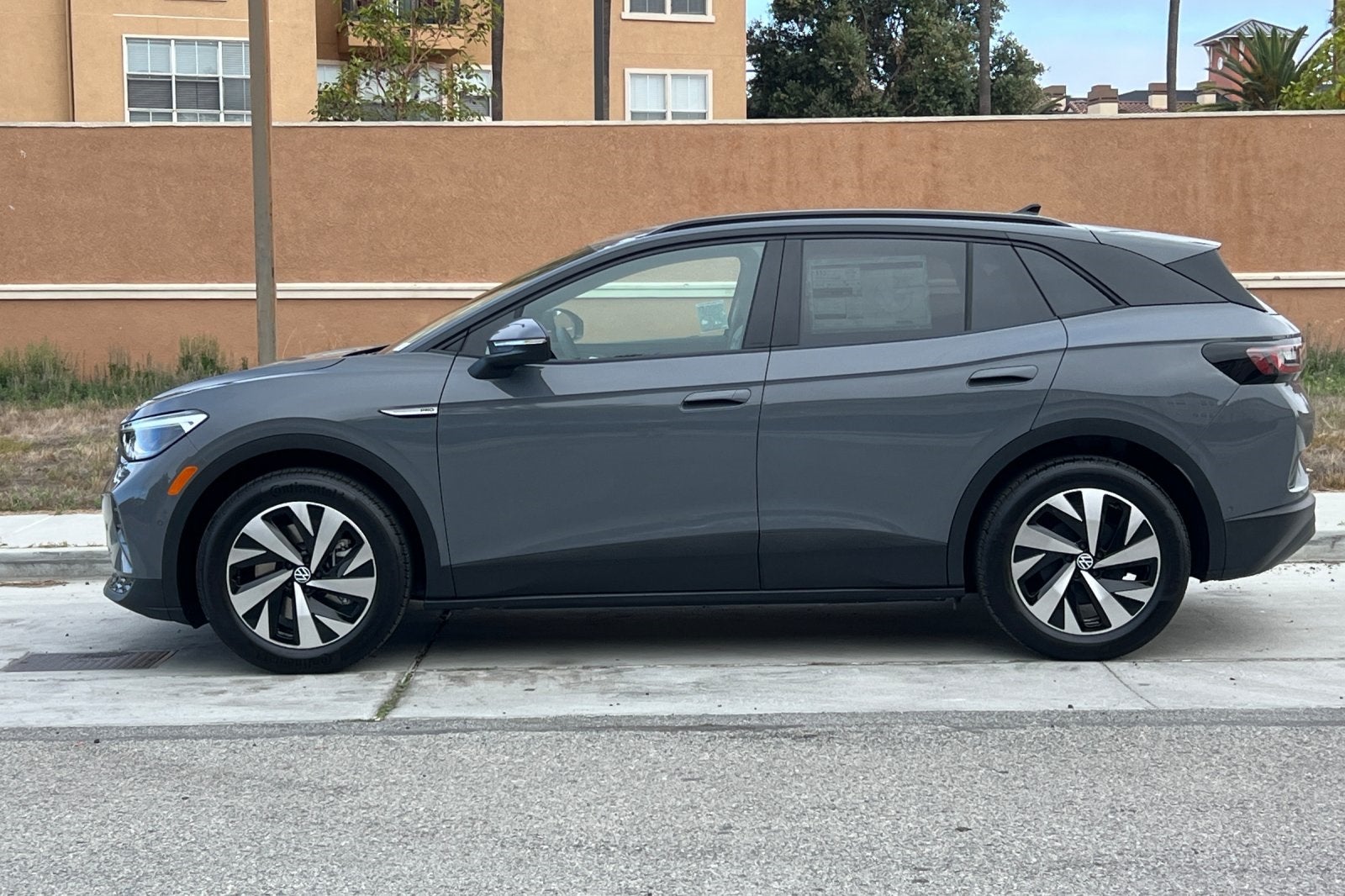 2025 Volkswagen ID.4 Pro