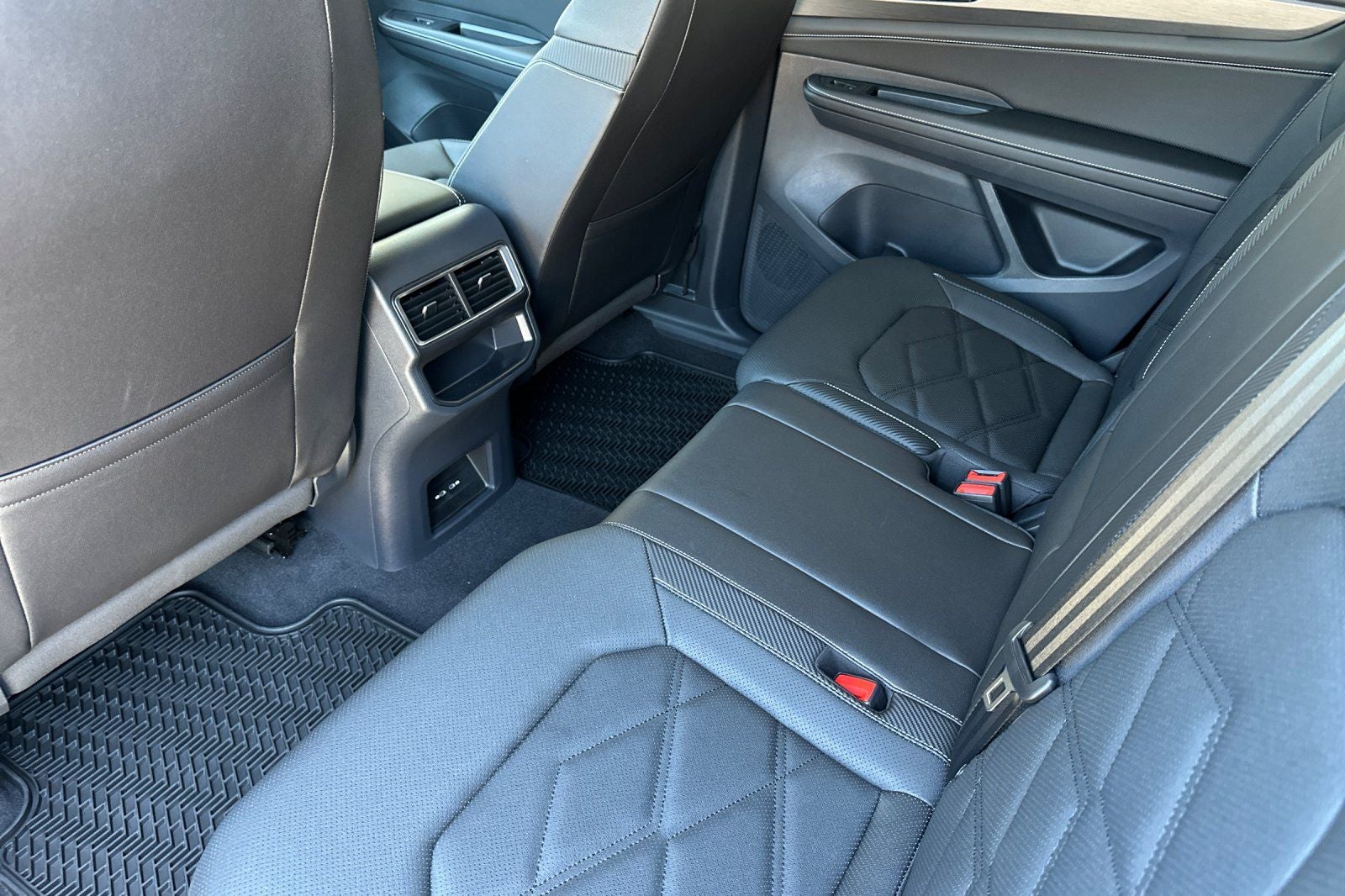 2026 Volkswagen Atlas Cross Sport 2.0T SE