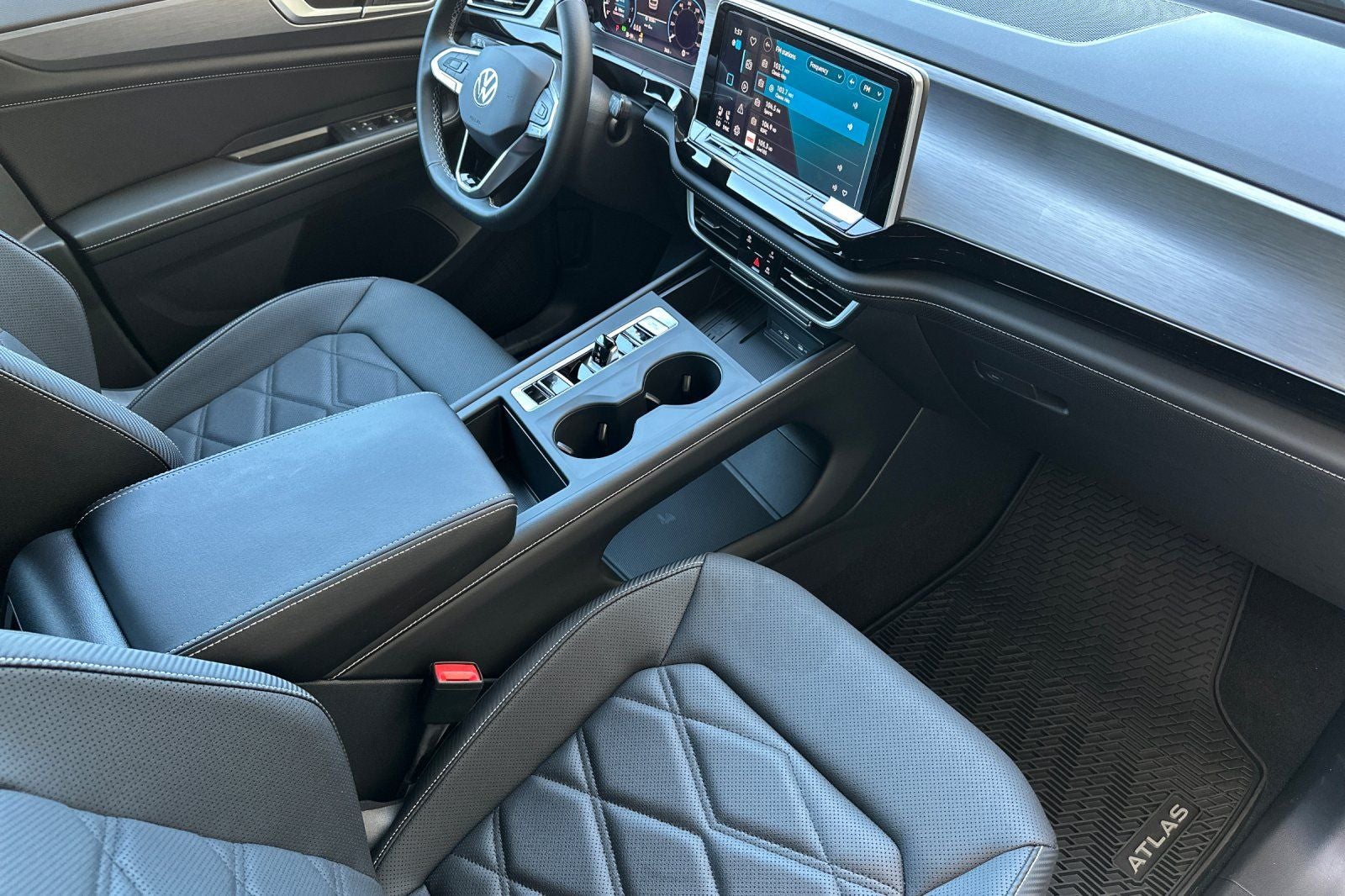 2026 Volkswagen Atlas Cross Sport 2.0T SE