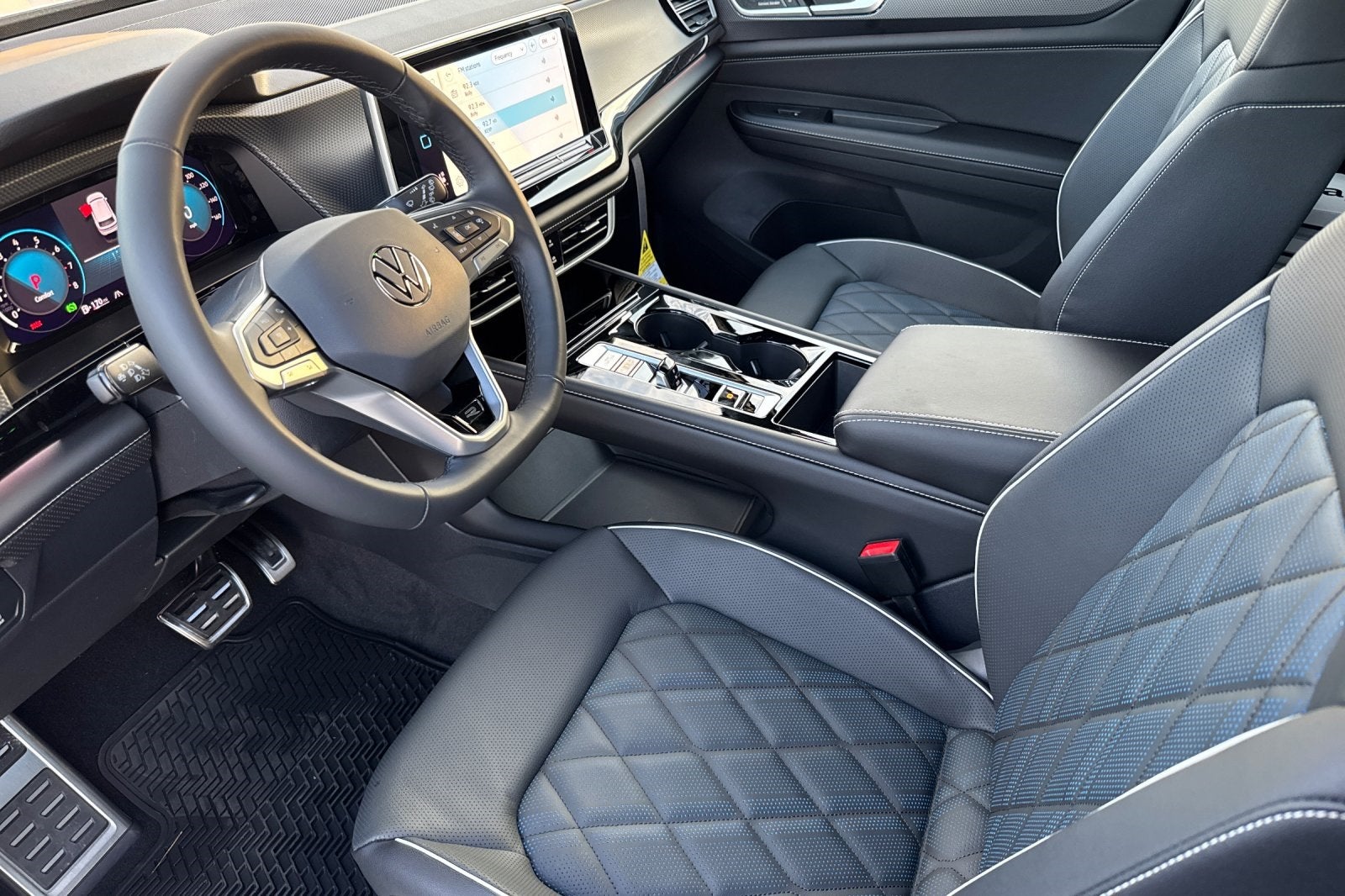 2026 Volkswagen Atlas Cross Sport 2.0T SEL Premium R-Line