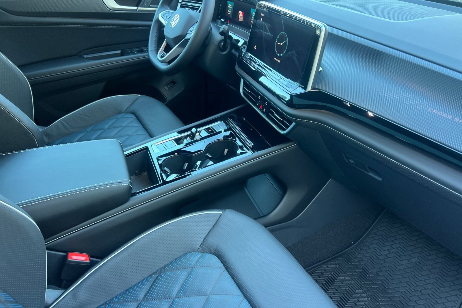 2026 Volkswagen Atlas Cross Sport 2.0T SEL Premium R-Line