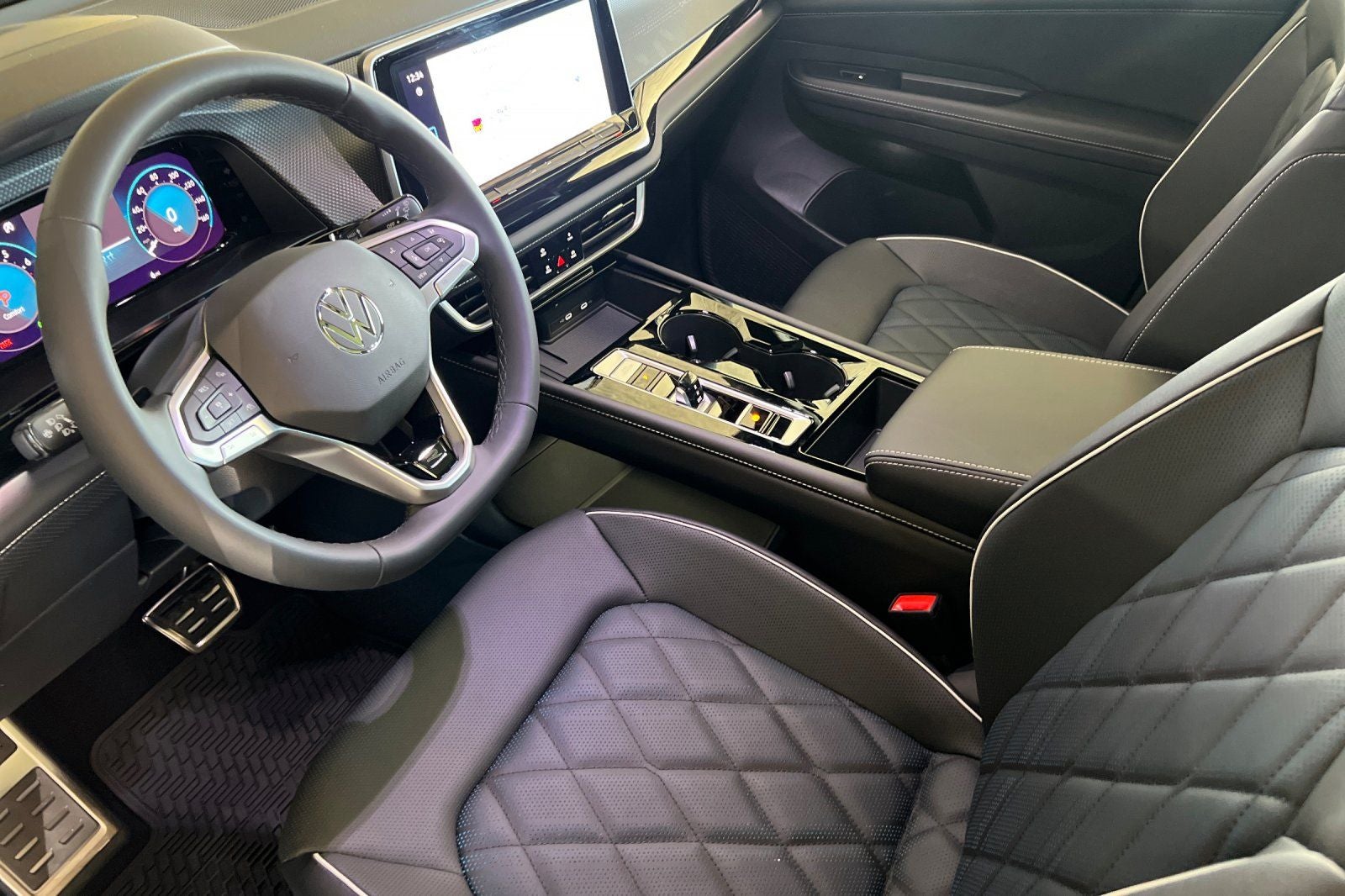 2026 Volkswagen Atlas Cross Sport 2.0T SEL Premium R-Line