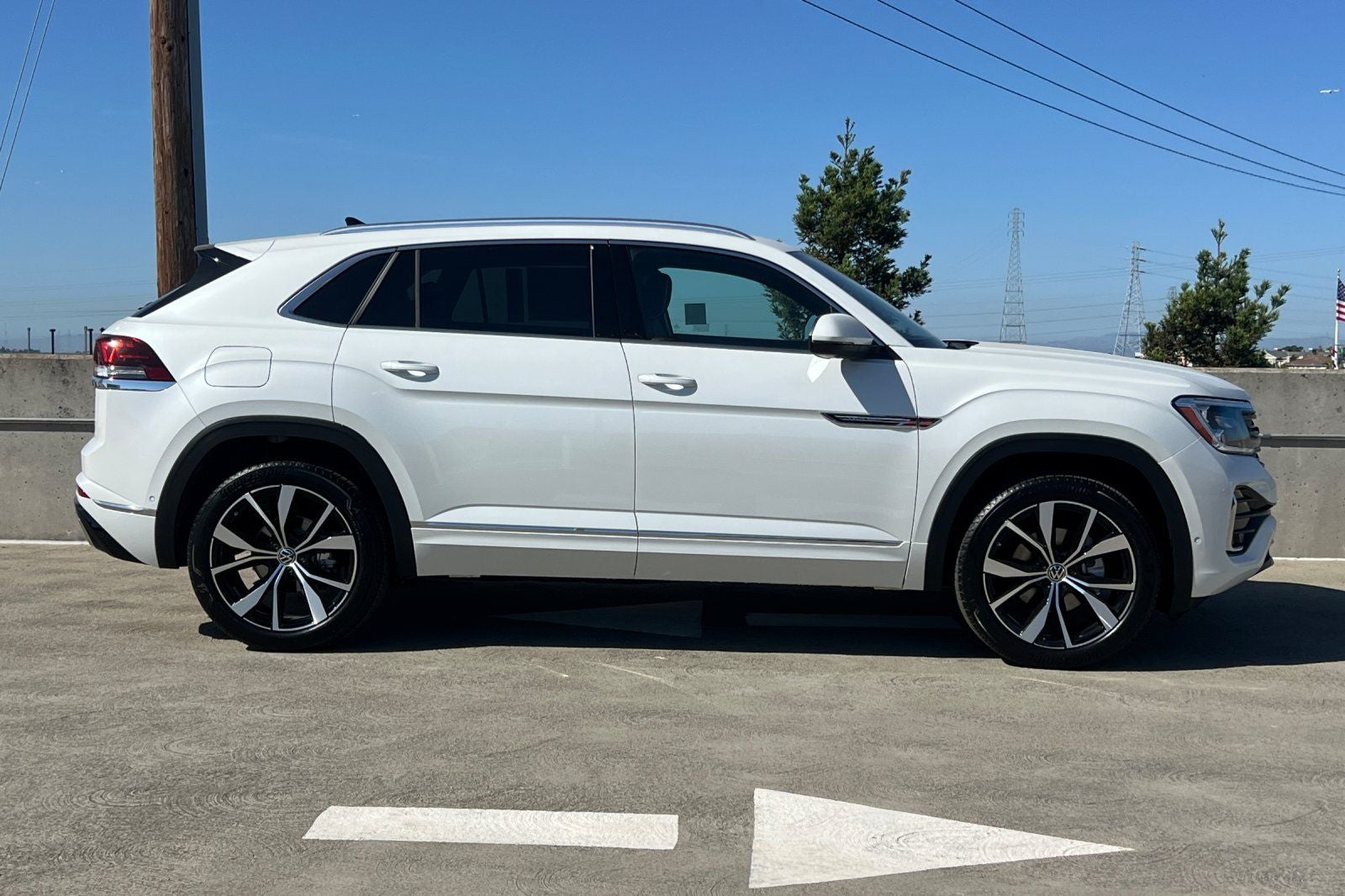 2026 Volkswagen Atlas Cross Sport 2.0T SEL Premium R-Line