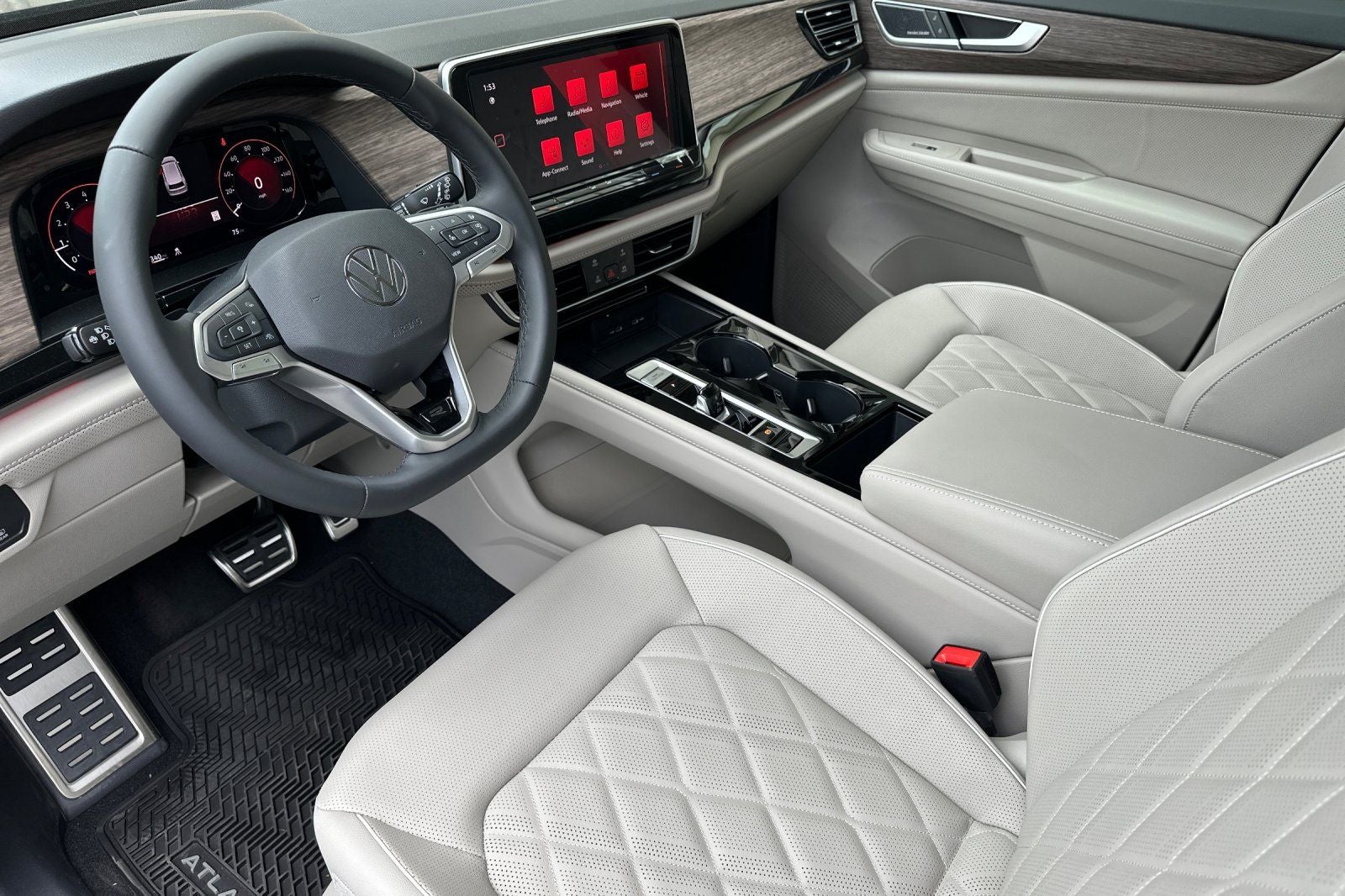 2026 Volkswagen Atlas 2.0T SEL Premium R-Line