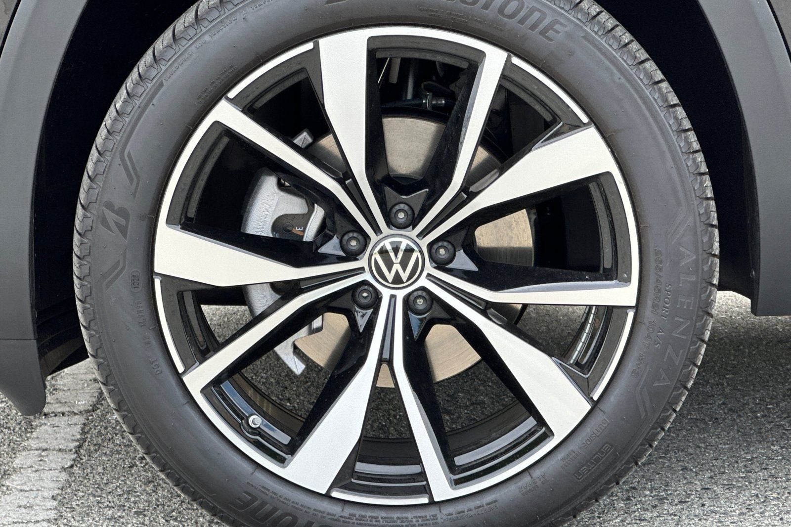 2026 Volkswagen Atlas 2.0T SEL Premium R-Line