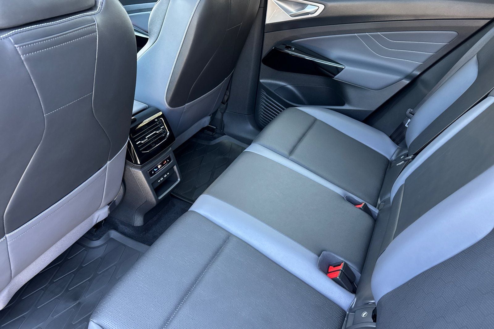2023 Volkswagen ID.4 Pro S Plus