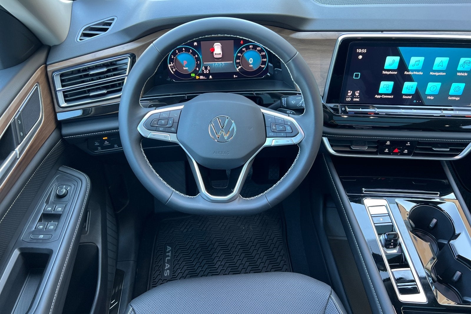 2026 Volkswagen Atlas 2.0T SE w/ Technology