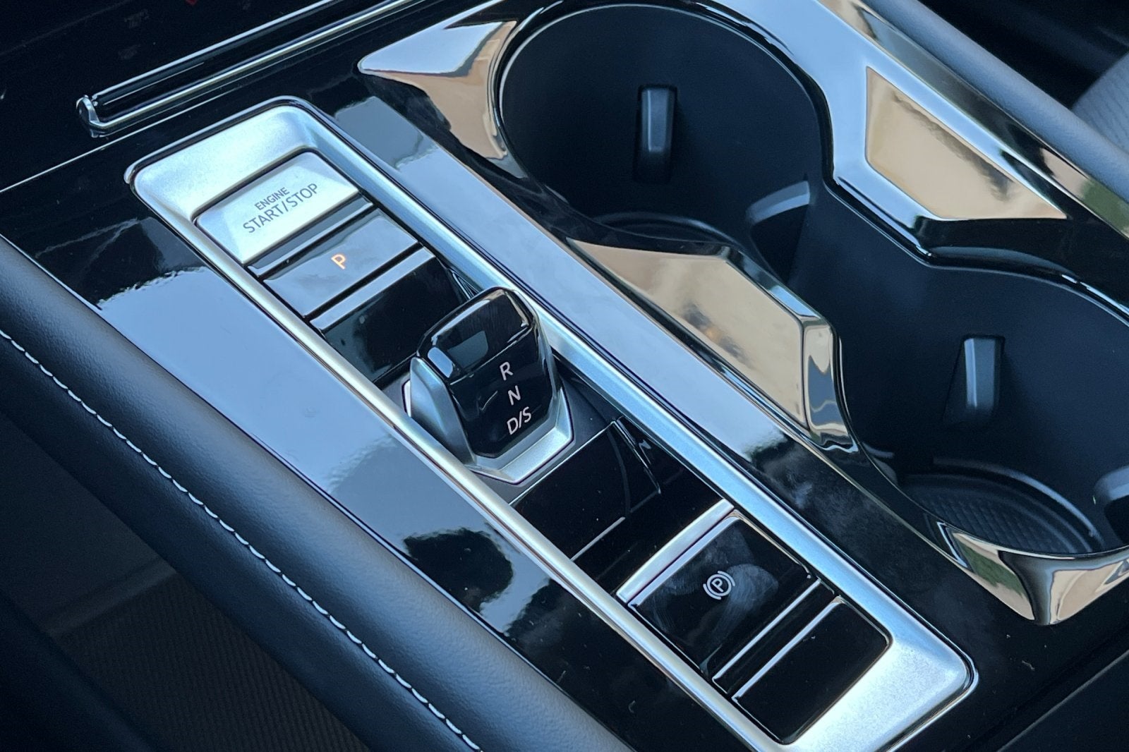 2026 Volkswagen Atlas 2.0T SE w/ Technology