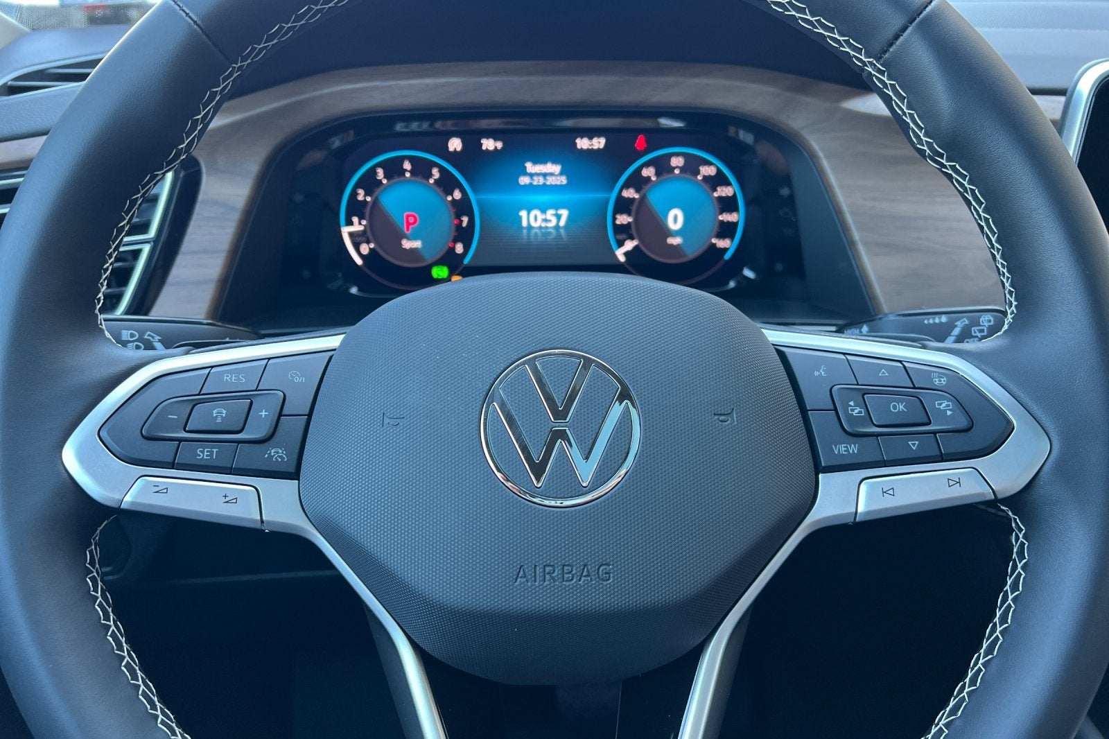 2026 Volkswagen Atlas 2.0T SE w/ Technology