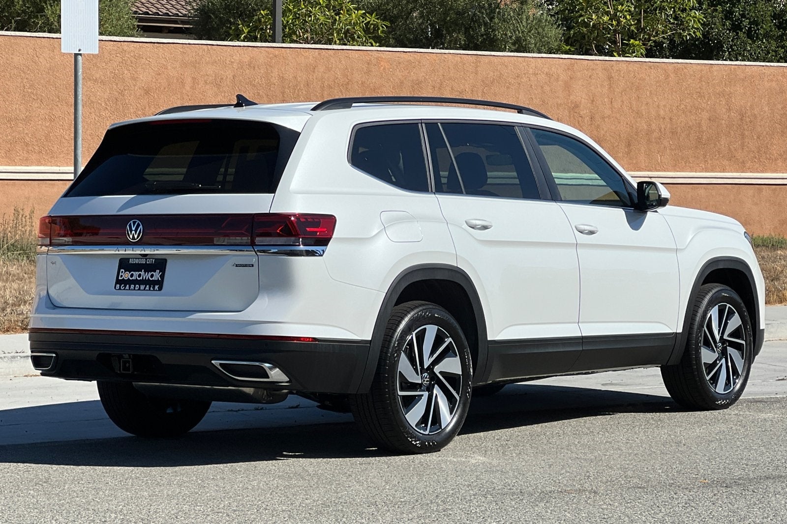 2026 Volkswagen Atlas 2.0T SE w/ Technology