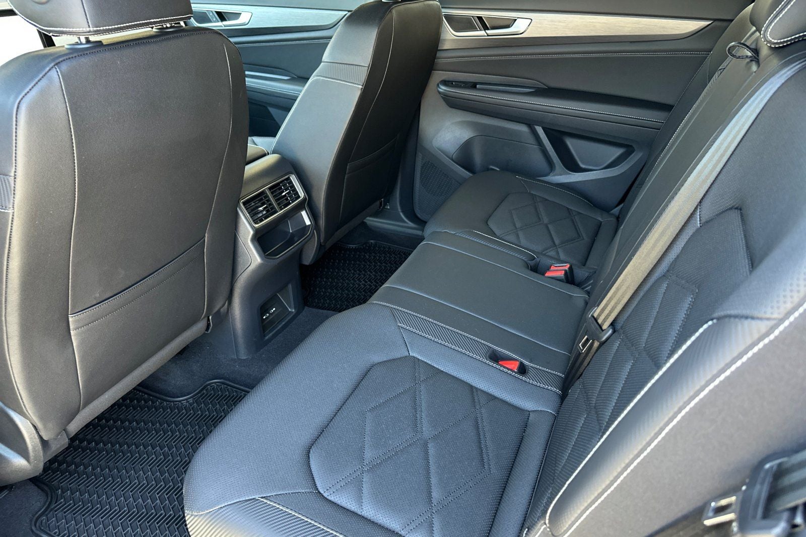 2026 Volkswagen Atlas Cross Sport 2.0T SE
