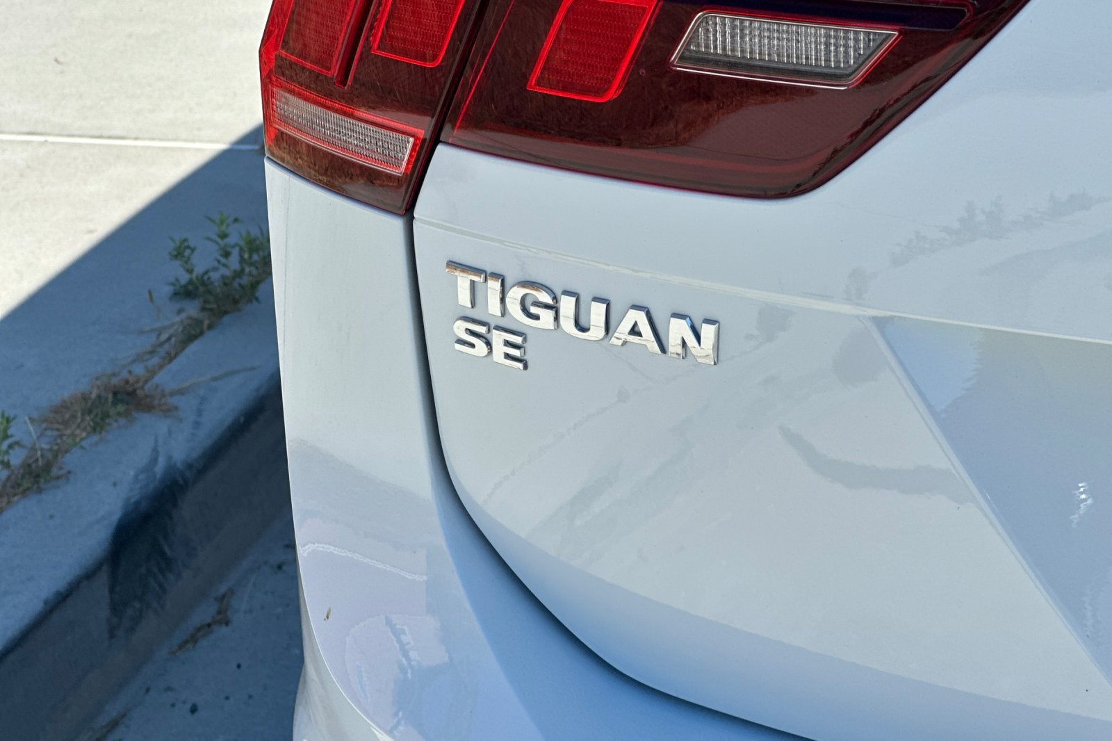 2021 Volkswagen Tiguan 2.0T SE R-Line Black