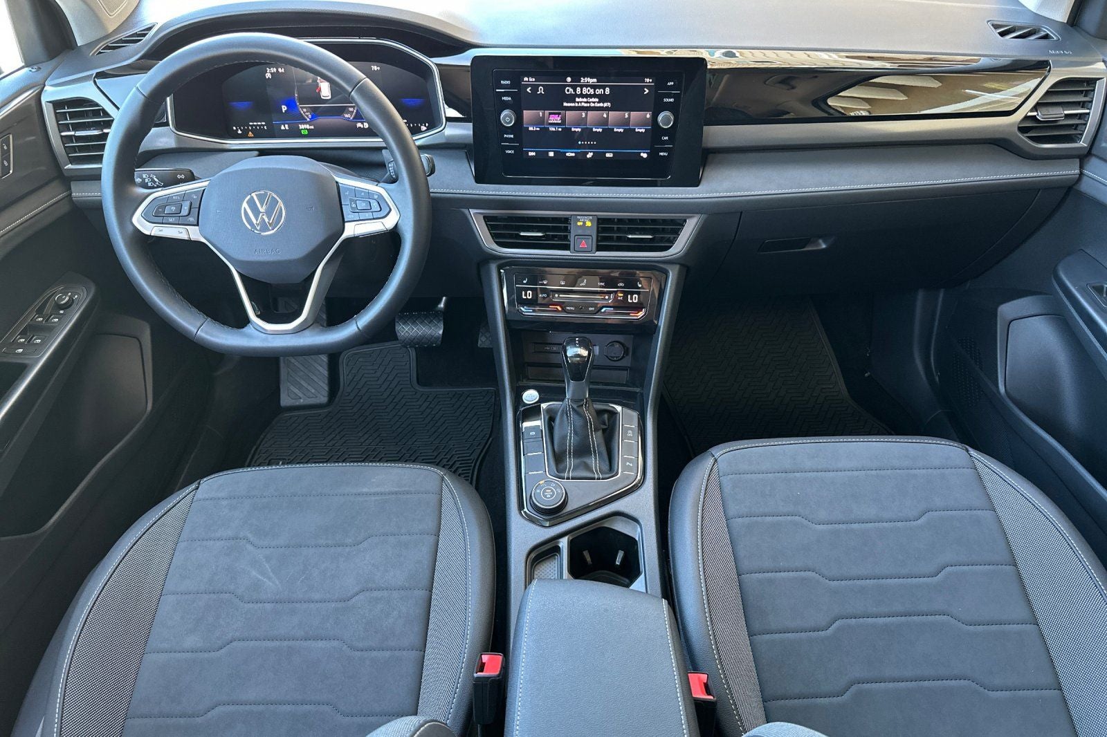2026 Volkswagen Taos 1.5T SE Black