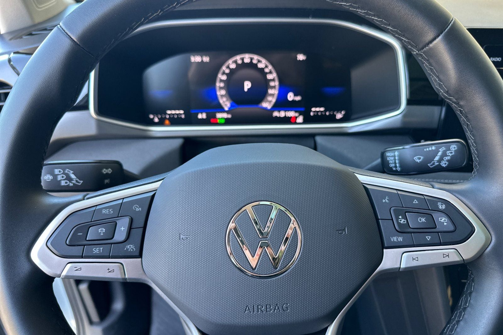 2026 Volkswagen Taos 1.5T SE Black