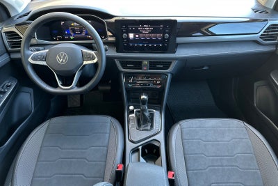 2026 Volkswagen Taos 1.5T SE Black