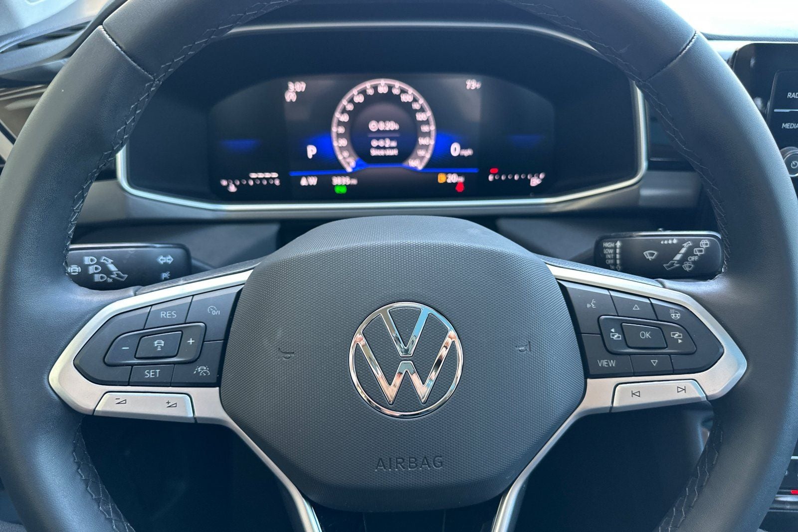 2026 Volkswagen Taos 1.5T SE Black
