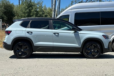 2026 Volkswagen Taos 1.5T SE Black