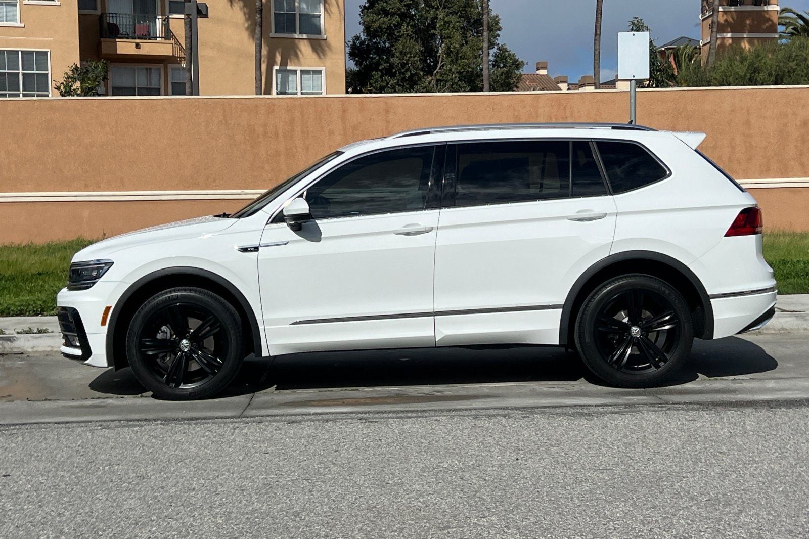 2019 Volkswagen Tiguan 2.0T SEL Premium R-Line 4Motion