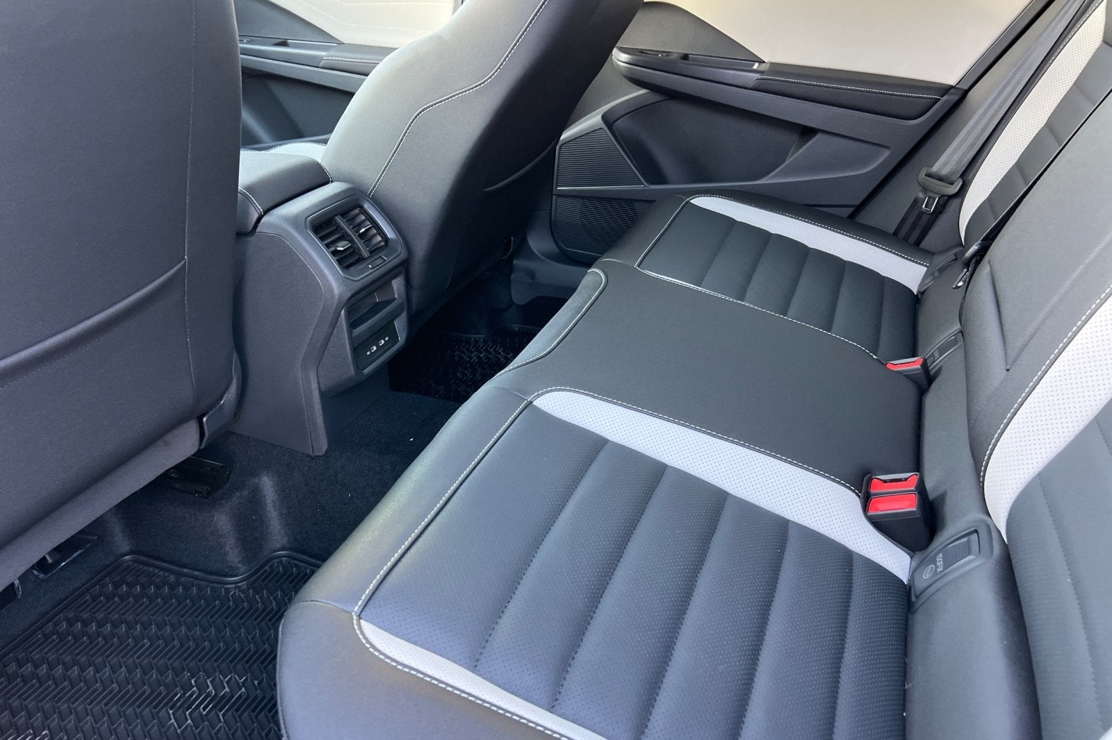 2026 Volkswagen Taos 1.5T SEL