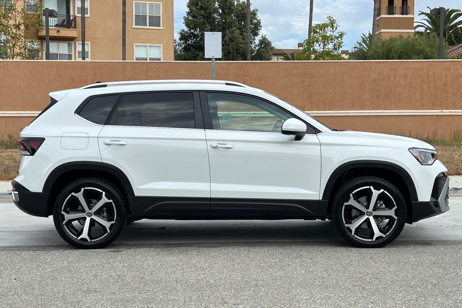 2025 Volkswagen Taos 1.5T SEL