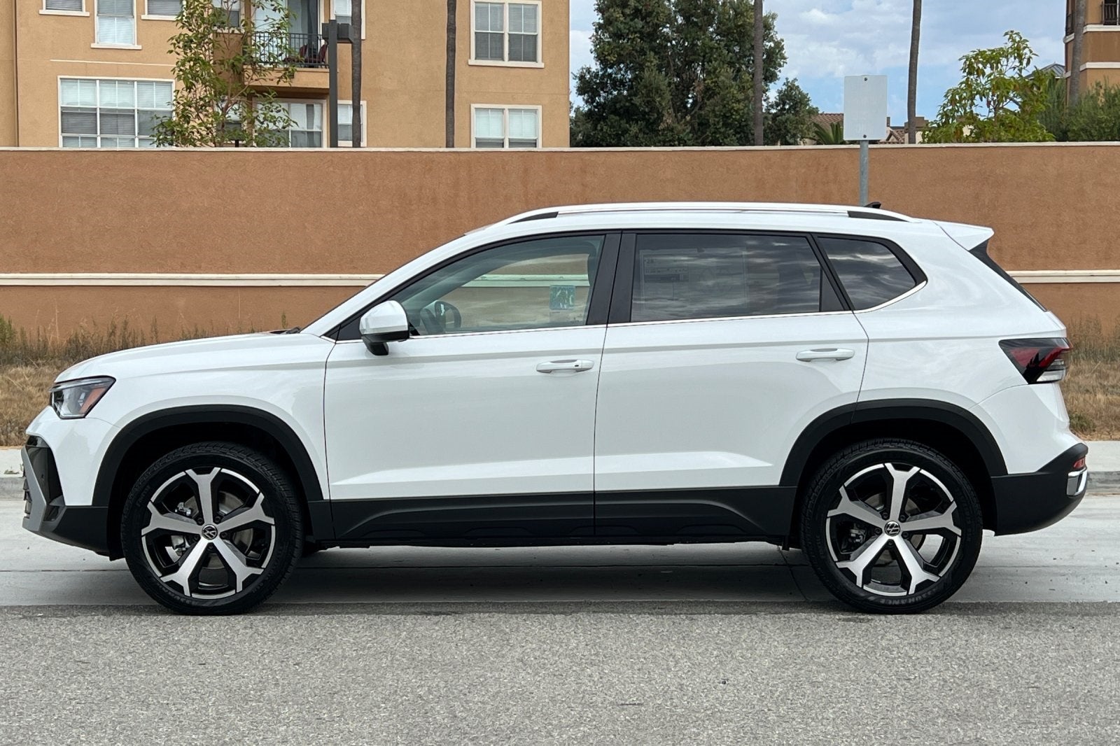 2025 Volkswagen Taos 1.5T SEL